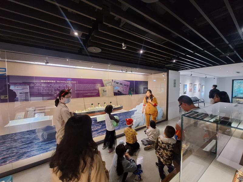 聖誕節主題導覽非常吸引孩子們