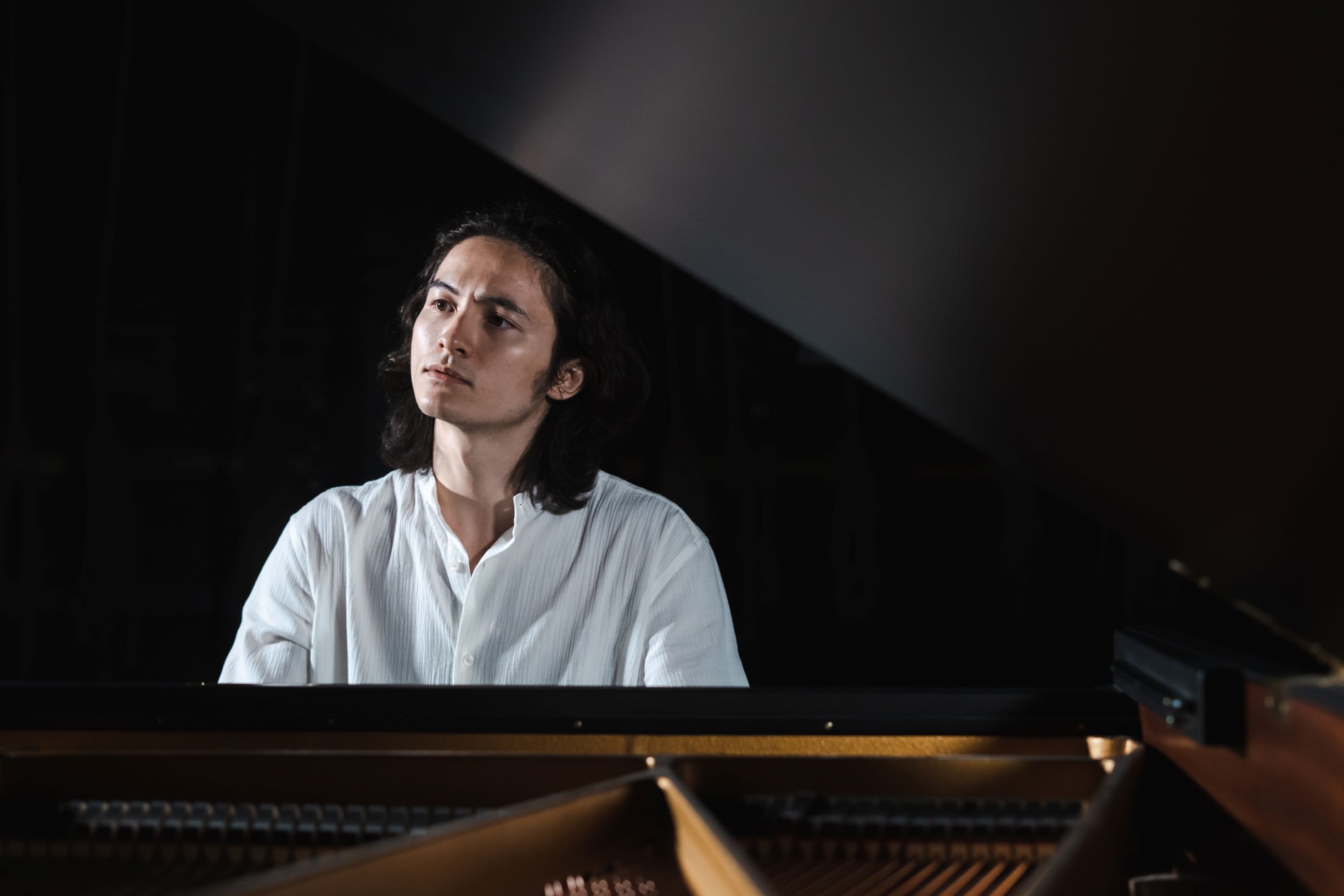 Arsenii Moon, piano