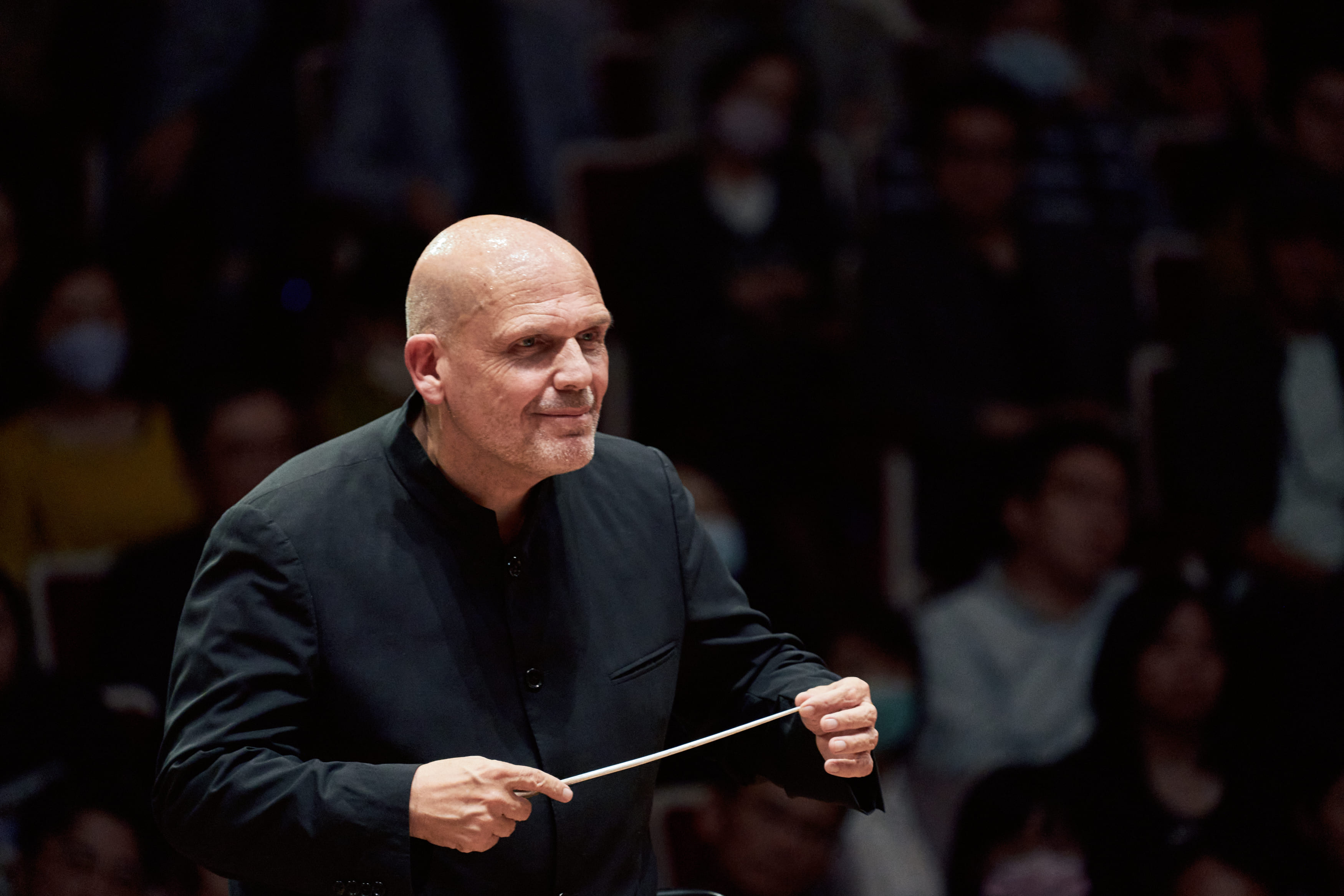 This concert will be led by Jaap van Zweden, the Artist-in-Residence of the Evergreen Symphony Orchestra (ESO)