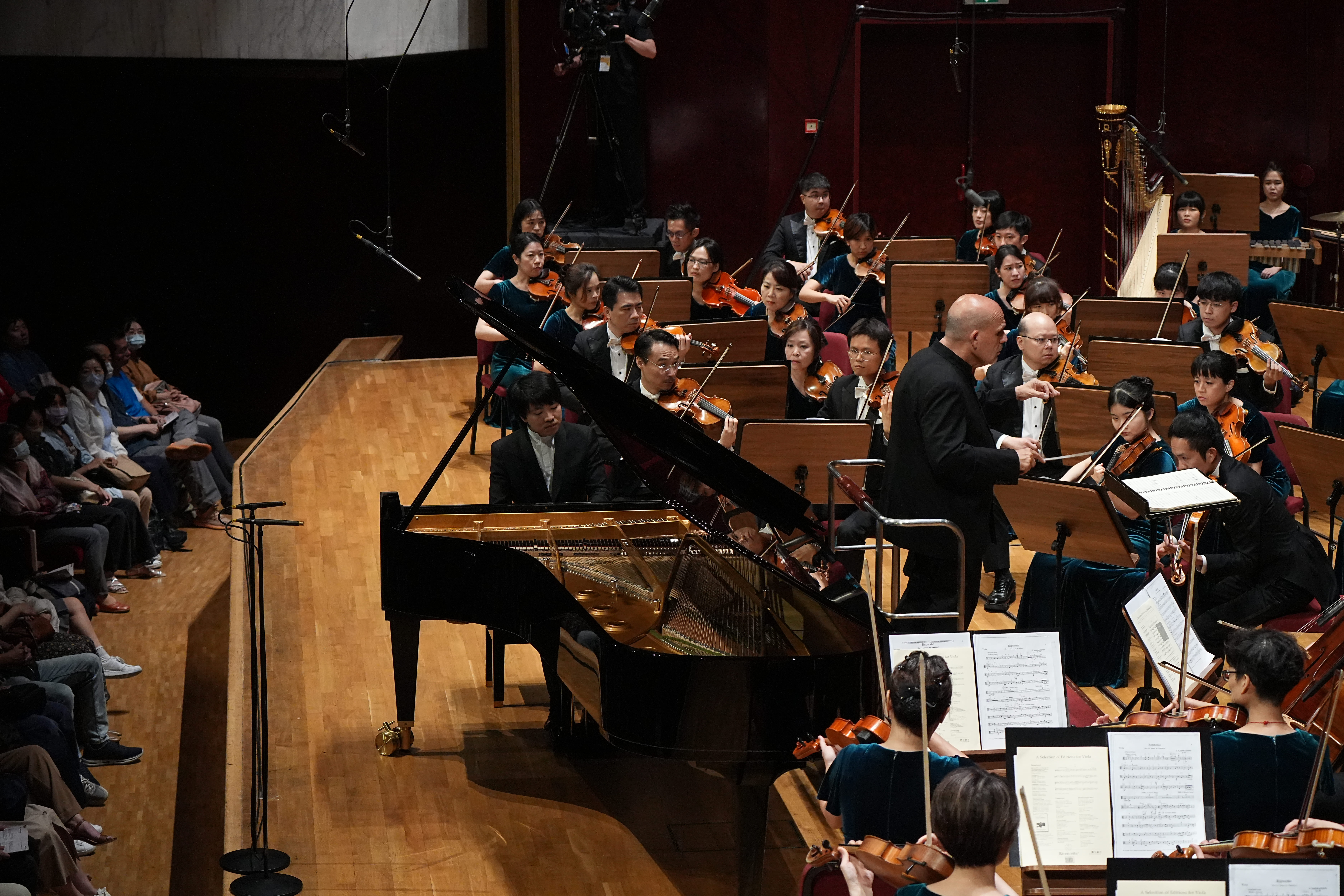 Pianist Kit Armstrong and the ESO at the National Concert Hall.