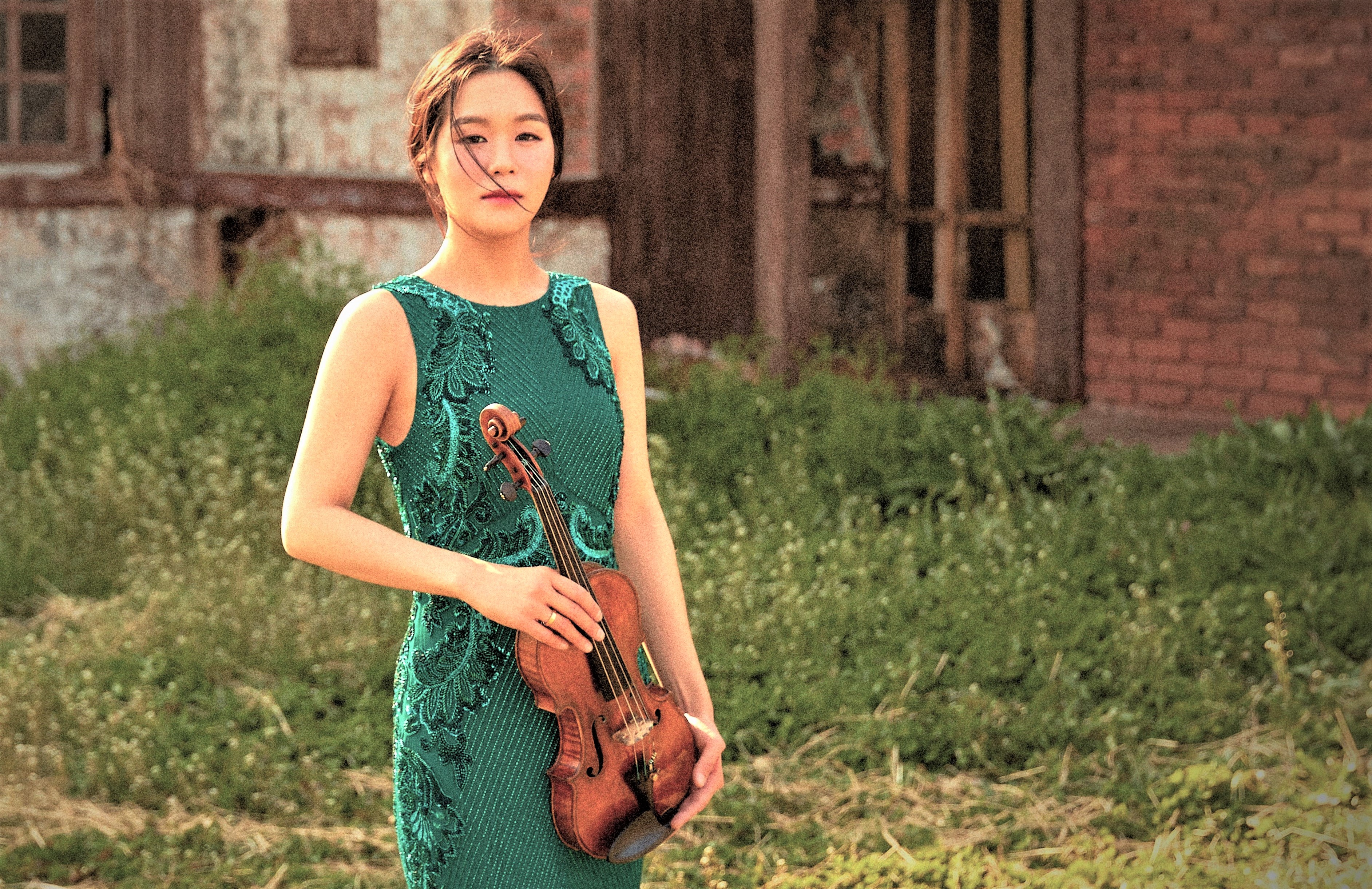 小提琴獨奏家柳愛莎(Esther Yoo)