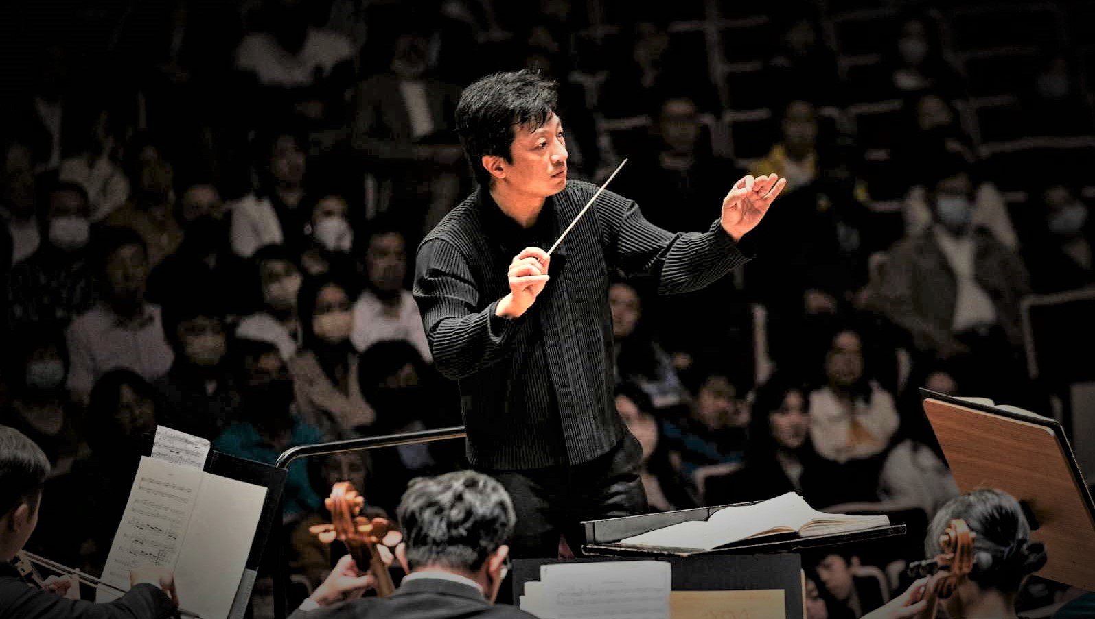 Jerry Hou, conductor