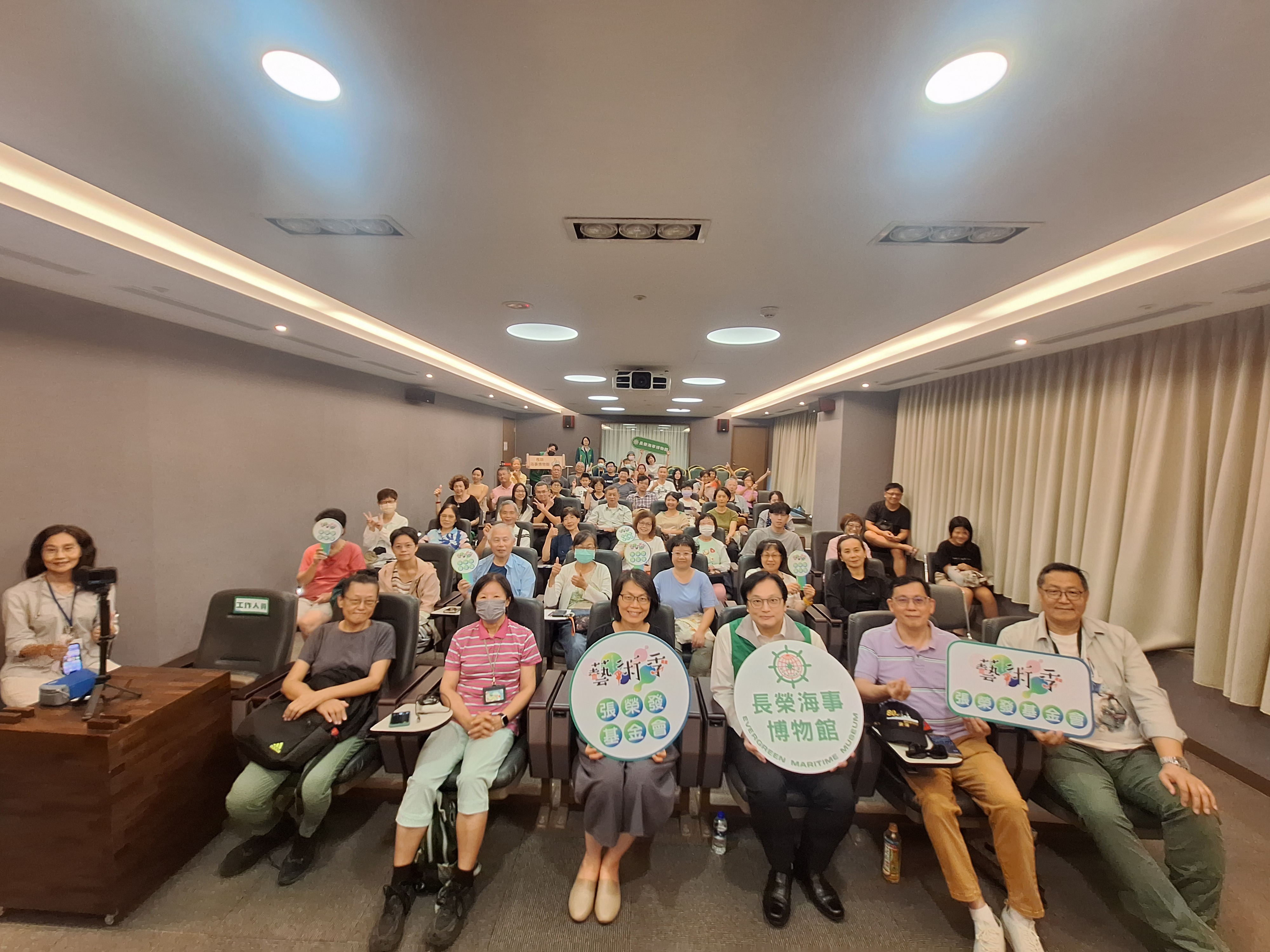 2025長榮海事博物館邀請中央大學藝術學研究所謝佳娟教授進行海洋畫專題講座。