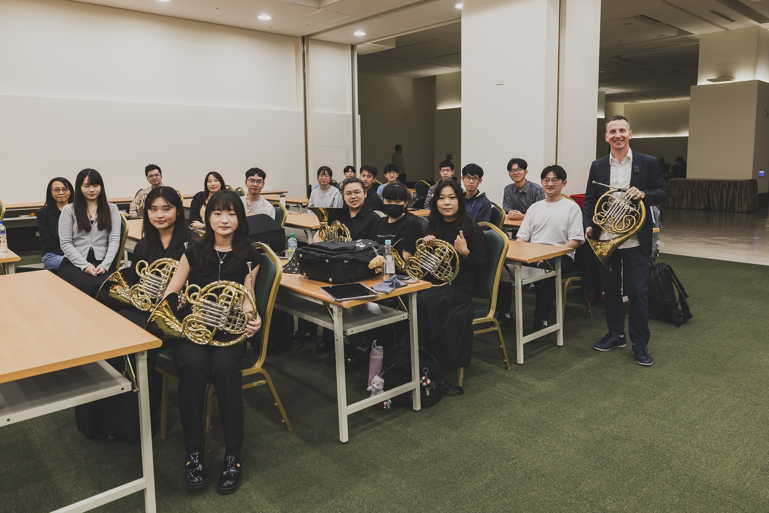 ESO大師班全體合影，師大學生與旁聽學員齊聚一堂，展現音樂學習的熱忱與交流成果。