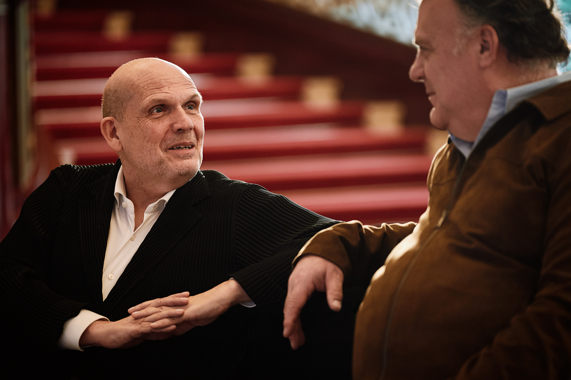 音樂家合照:左為指揮梵志登,右為男中音布萊恩・特菲爾
(國家兩廳院提供,攝影|鄭達敬)