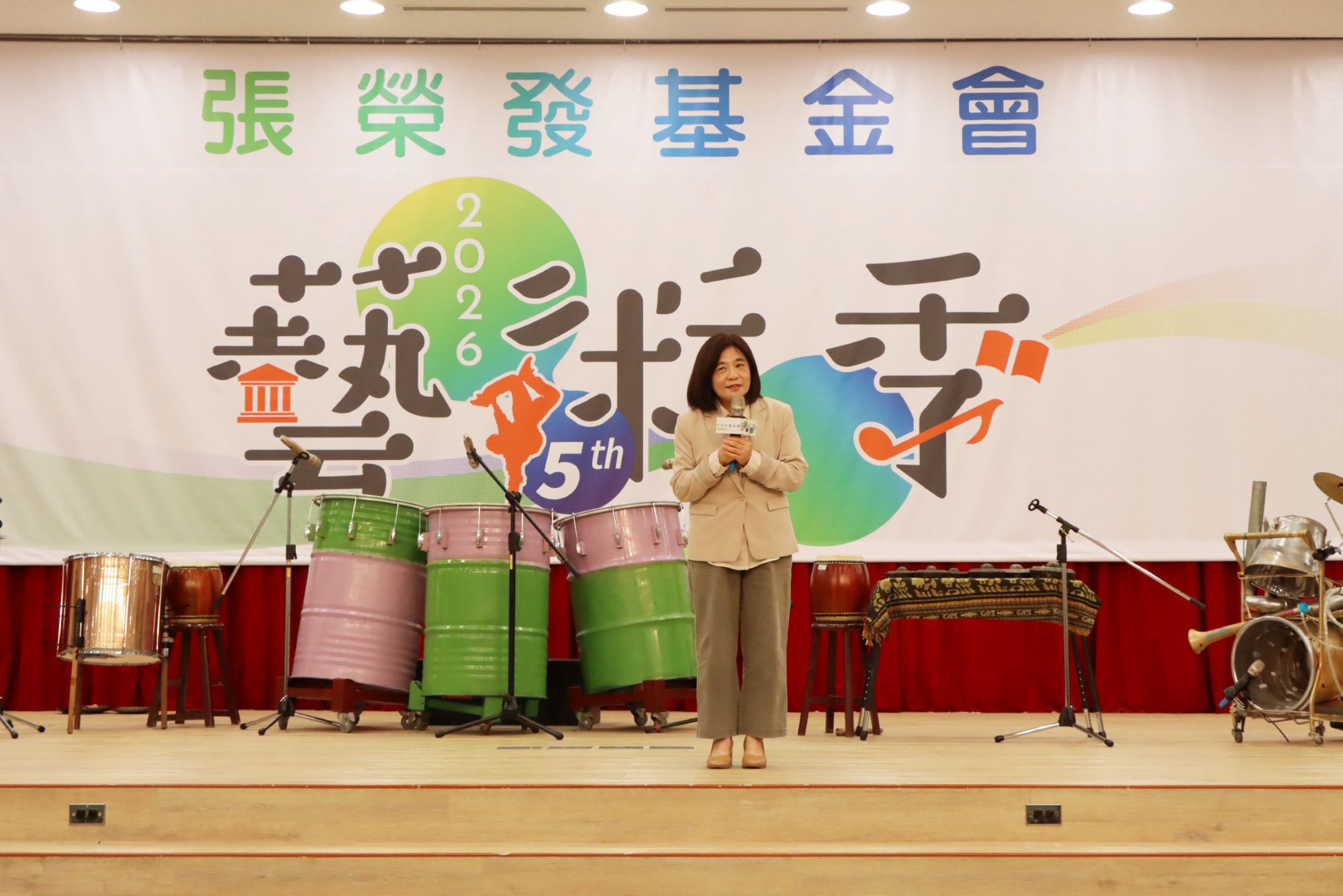 張榮發基金會執行長鍾德美致詞時表示，希望透過舉辦藝術季公益免費活動，讓更多人體驗藝術的內涵與魅力。